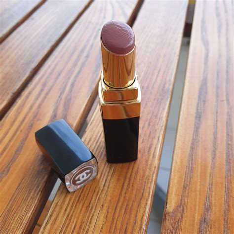 chanel rouge coco pink lipstick